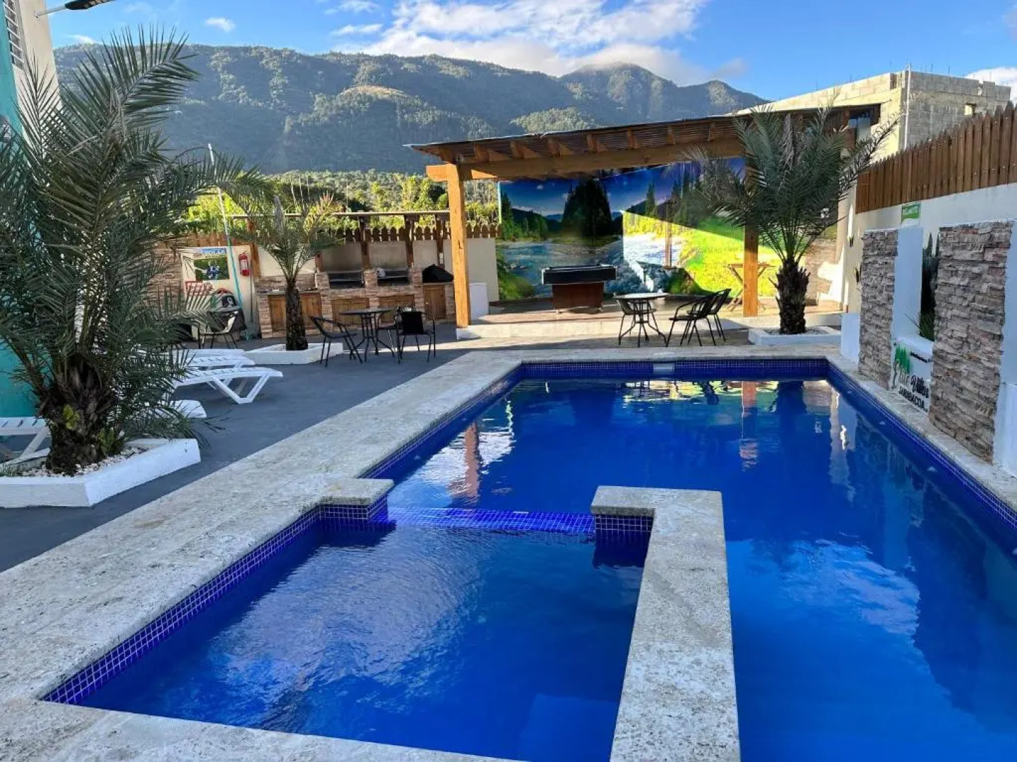 B-8 hermoso apartamento al pie de la montaña con piscina total mente equipado