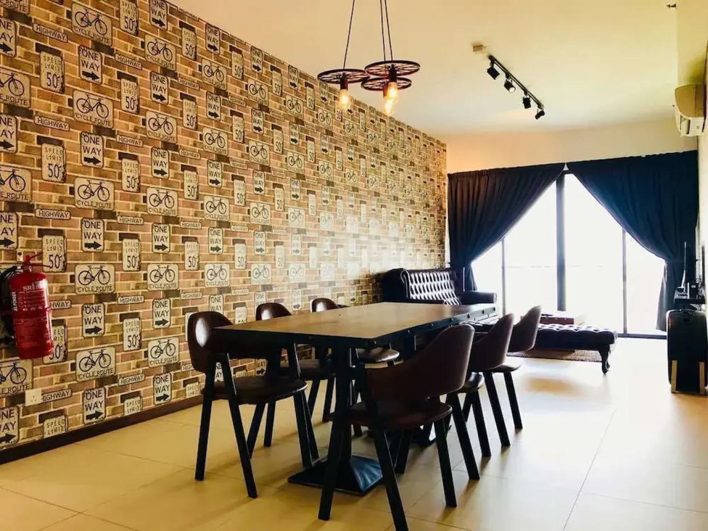 Romantic Mansion at The Landmark