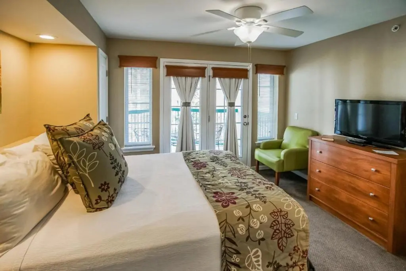 Surrey's Carriage Place Resort