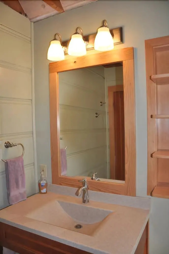 Rogers Cabin 4 Bedrooms 1.5 Bathroom Cabin