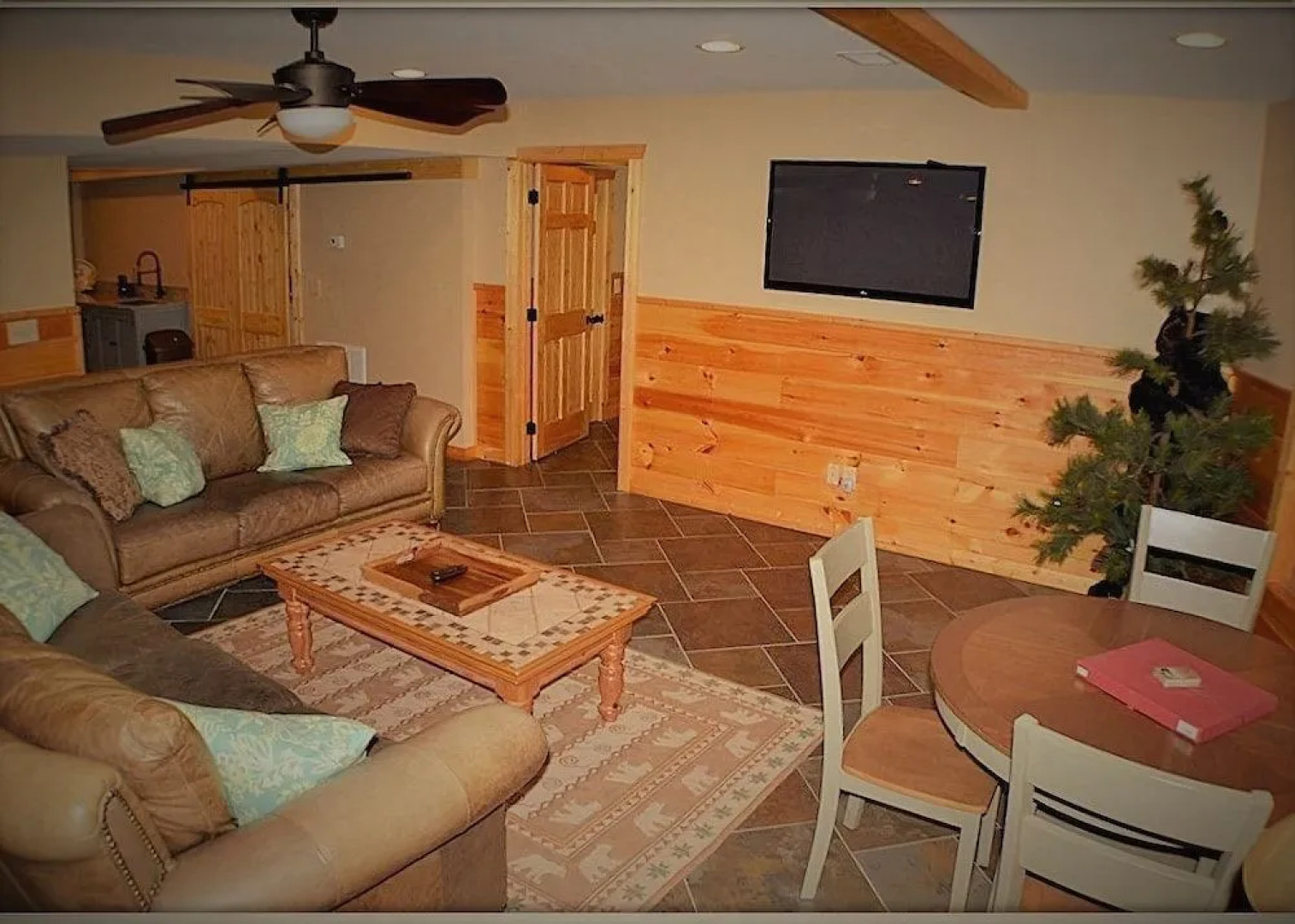 Bearmont Lodge 4 Bedroom Cabin by RedAwning