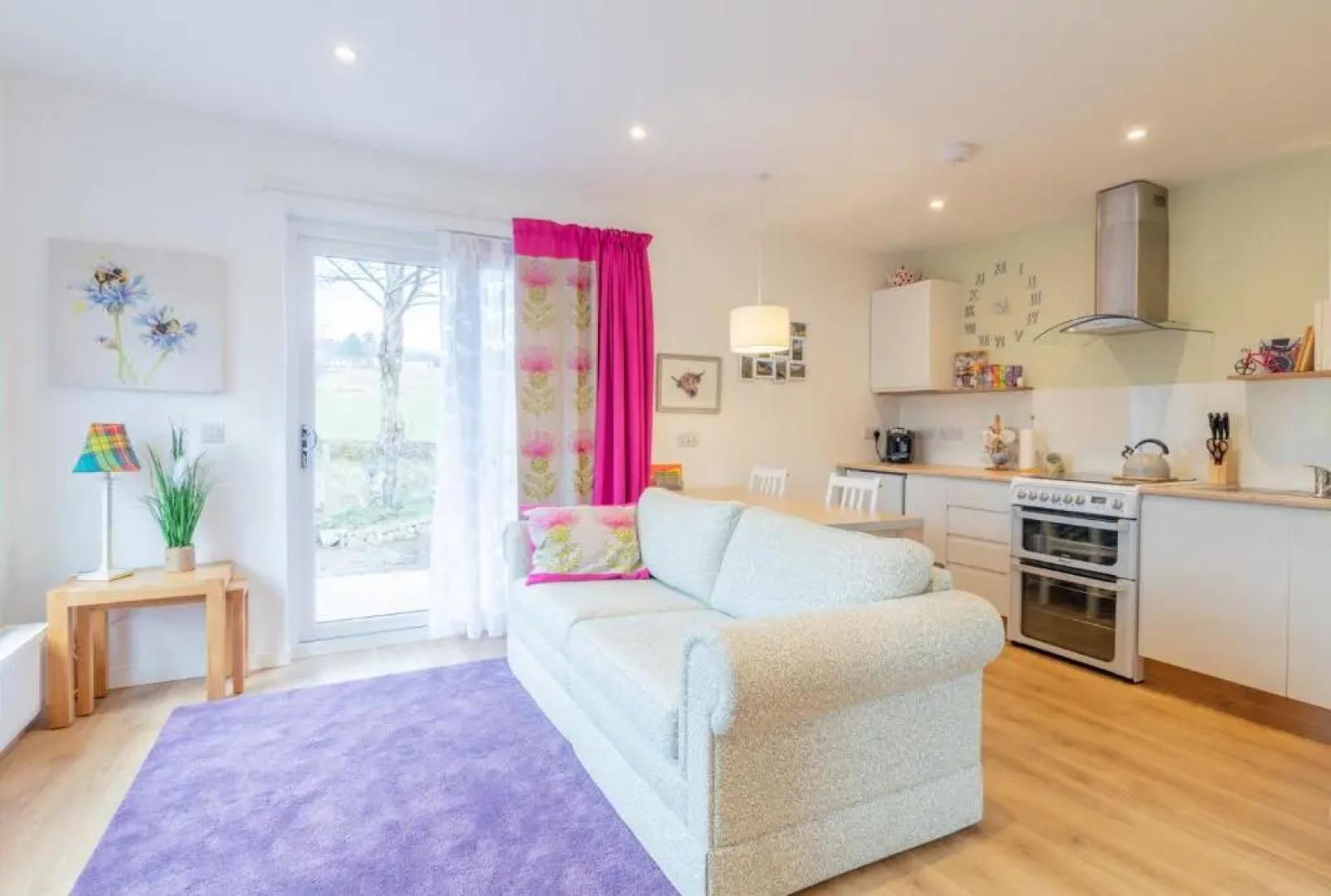 Allt Mor Rentals - Chalet with hot tub, And Studio Apartment with balcony