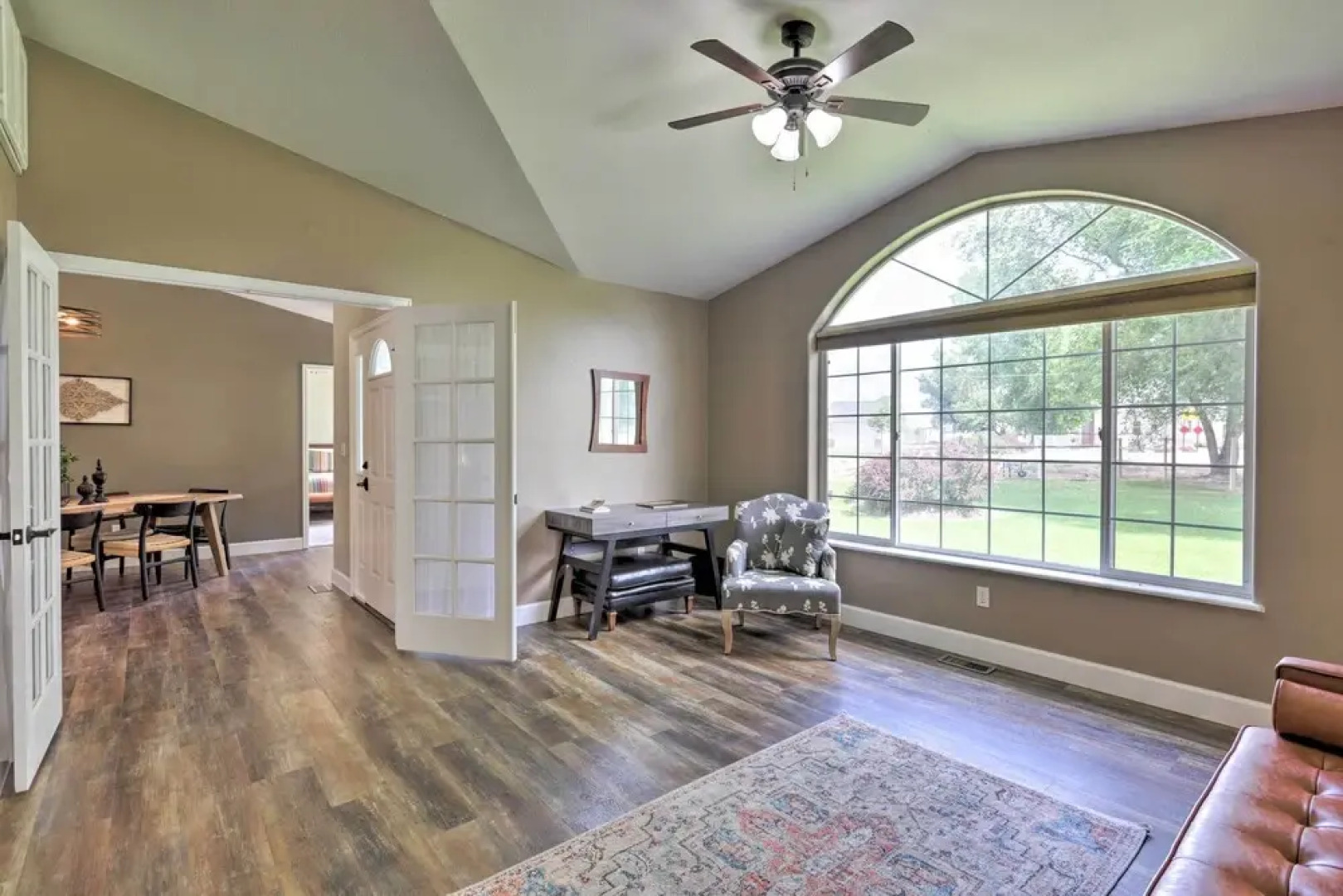 Home w/ Grill ~ 4 Miles to CO National Monument!