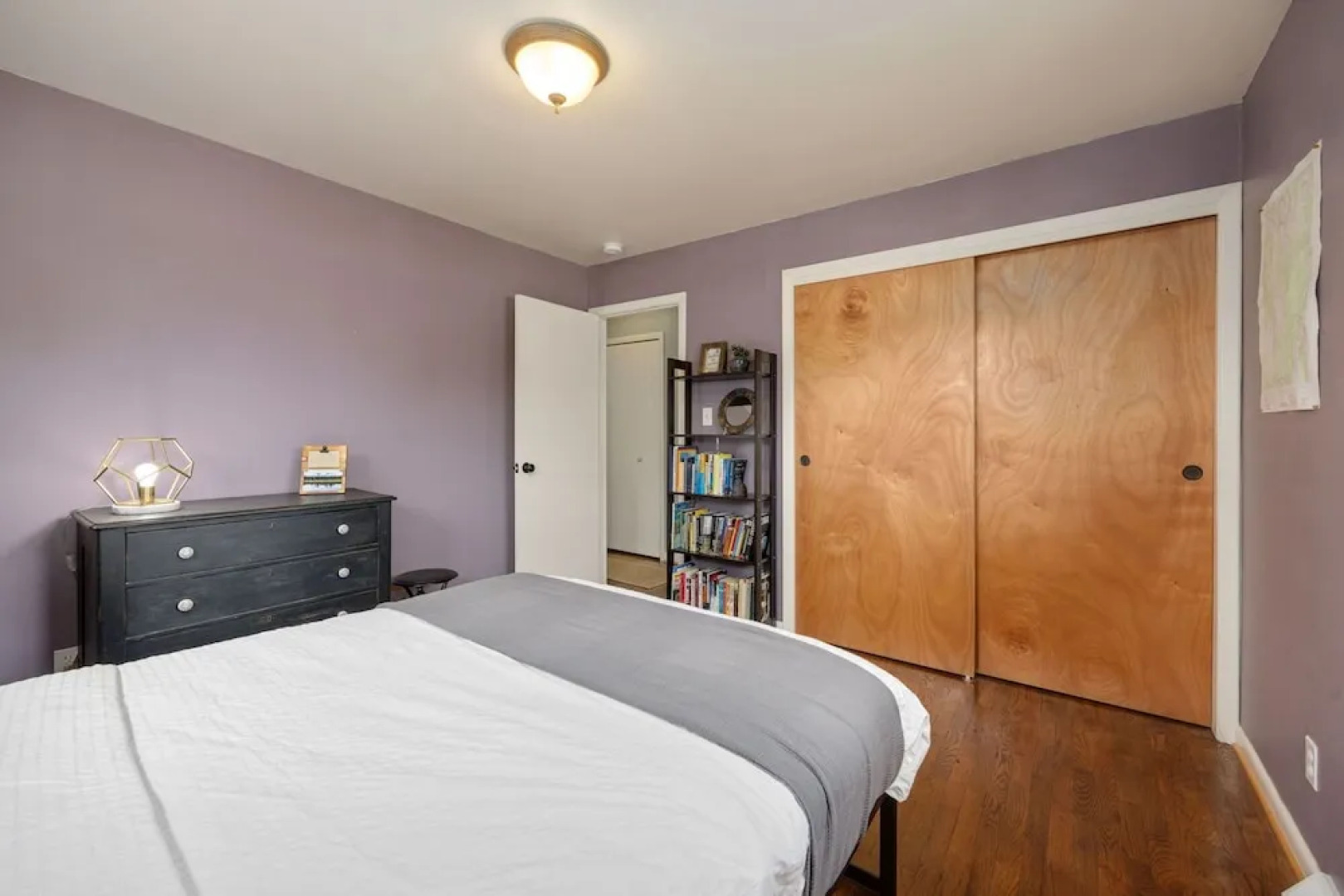 Cozy Mountain Retreat in Downtown With Hot Tub and Bikes