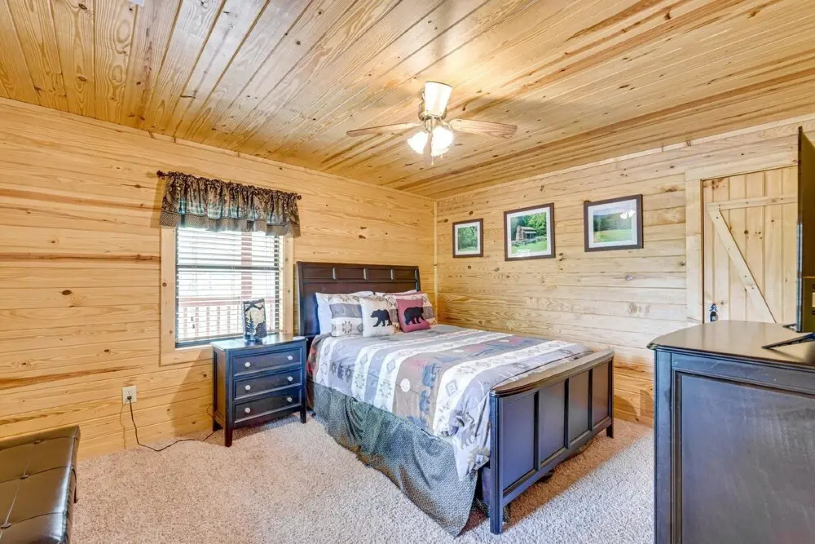 Sage Grass Retreat Wears Valley Cabin w Hot Tub Game Room Wraparound Deck