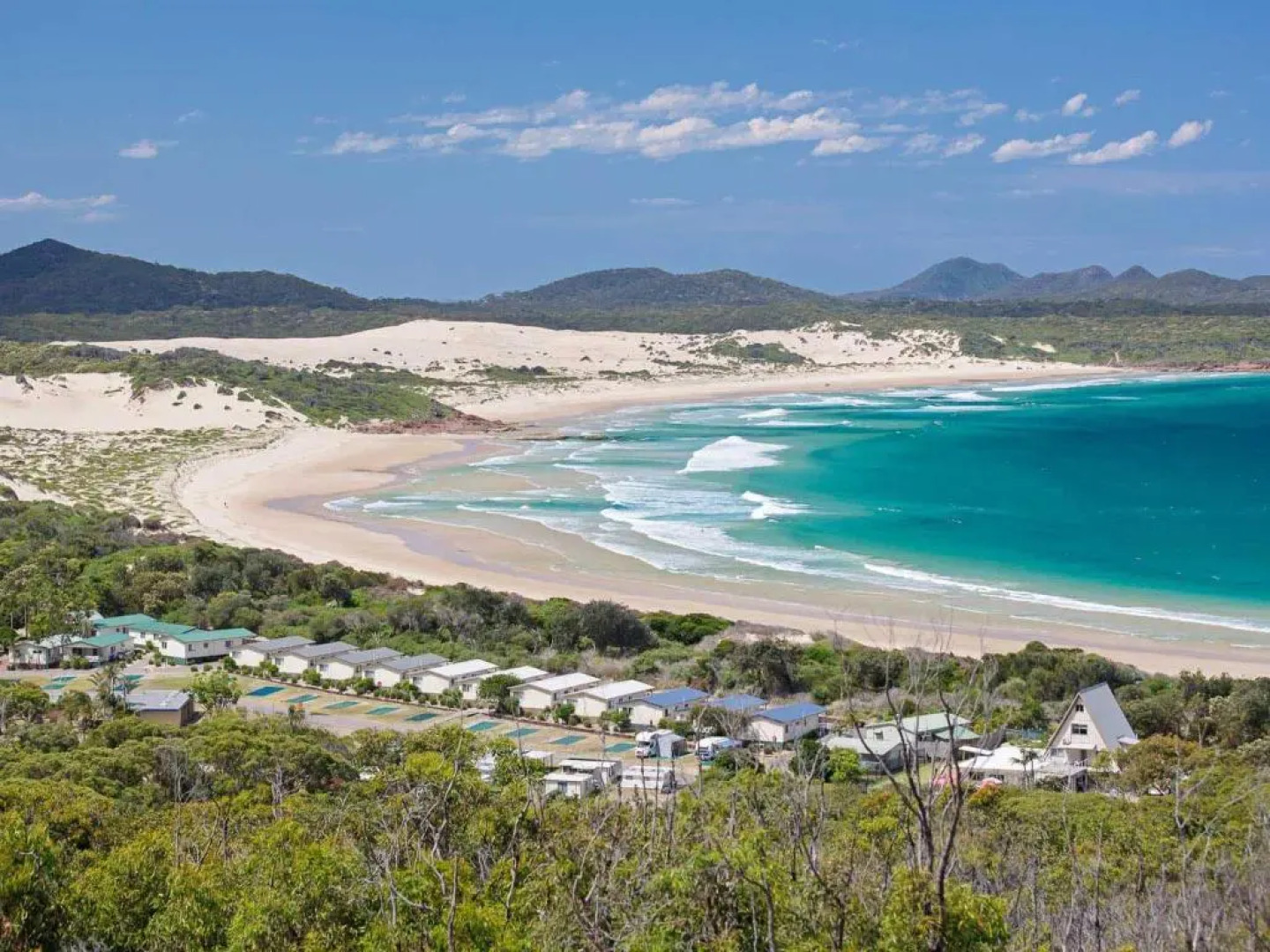 Beach House 7' 26 One Mile Close - air conditioned, wifi, foxtel, linen