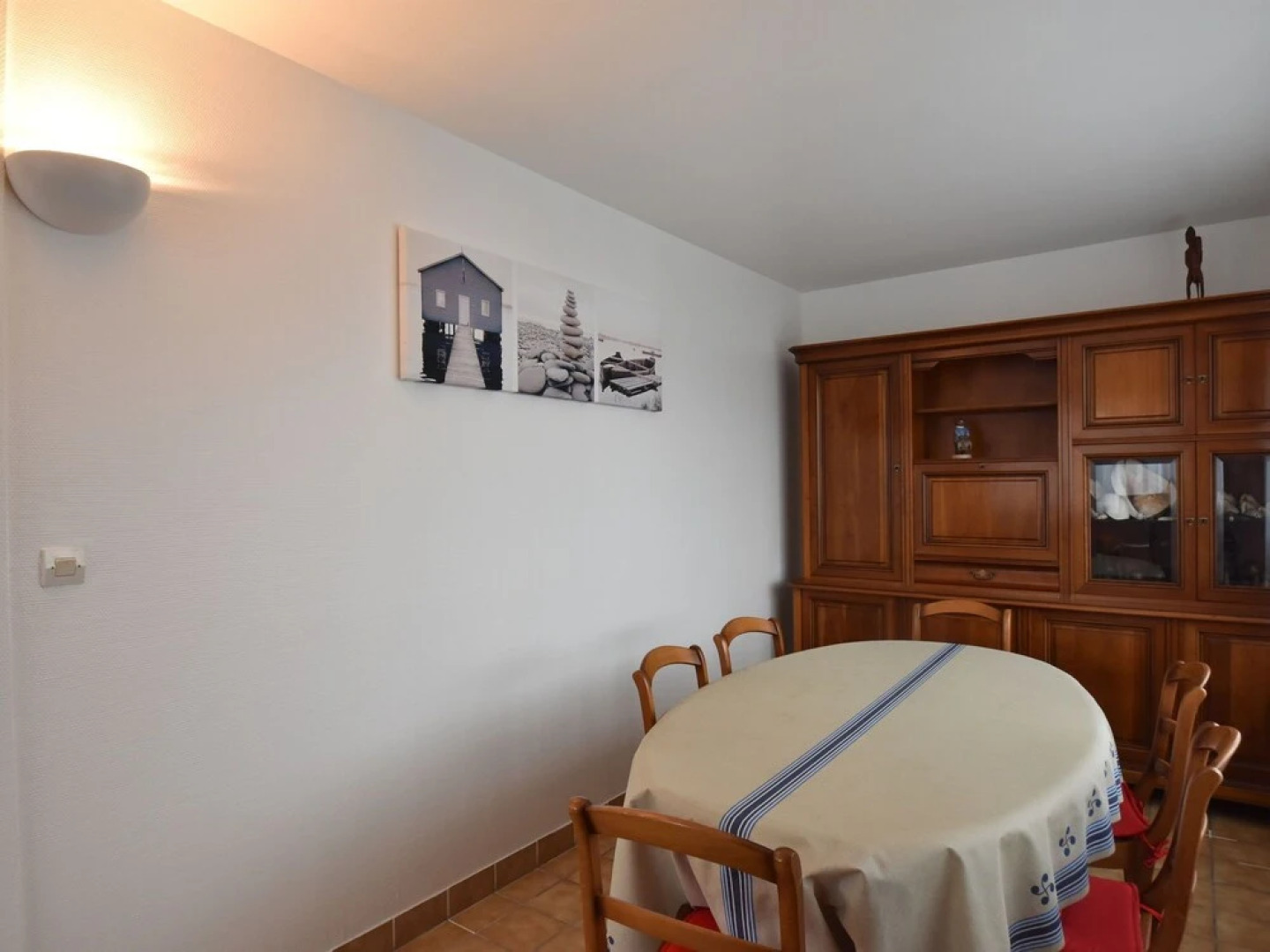 Cozy Holiday Home in Saint-Germain-sur-Ay with garden