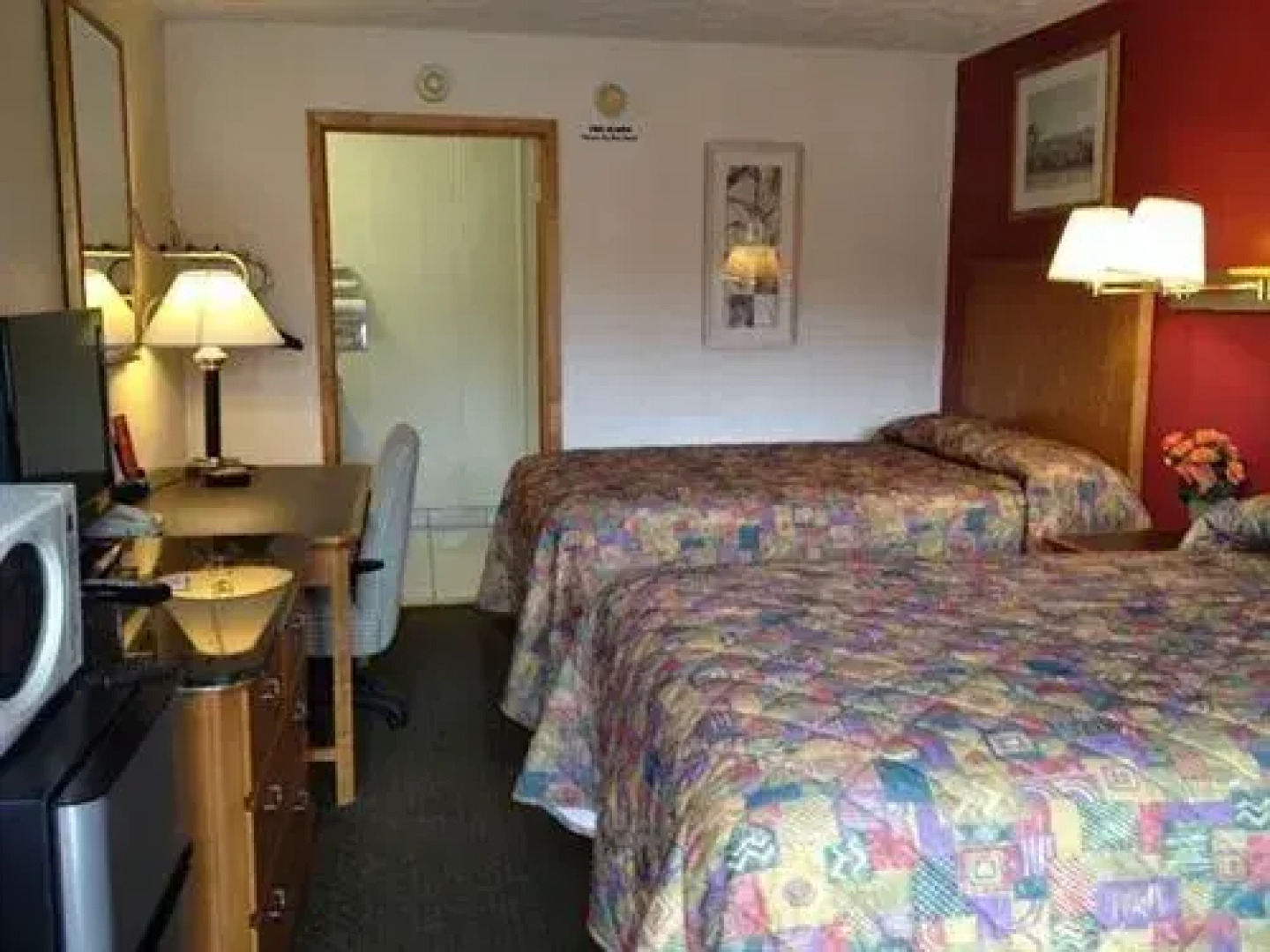 Red Carpet Inn Parkersburg