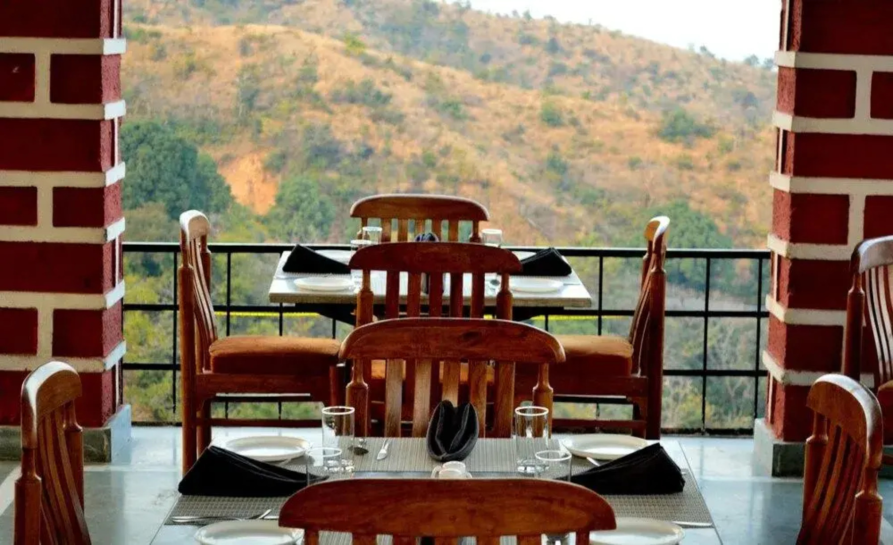 Dee Jay Hotel and Restaurant