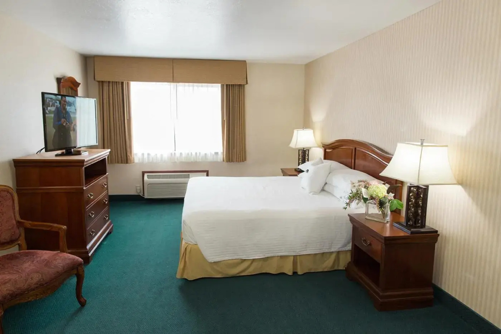 Rogue Regency Inn and Suites