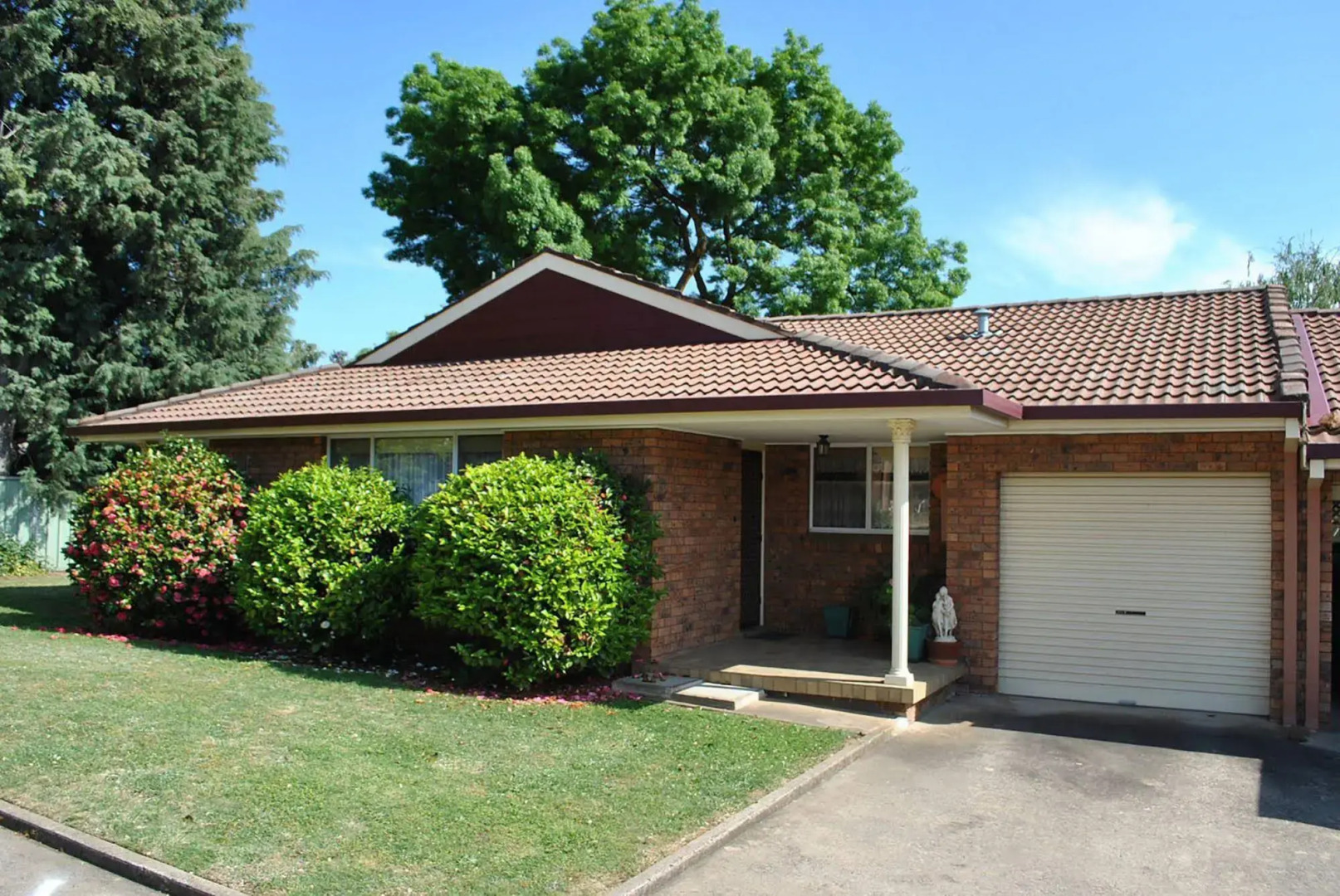 Cole House Apartments