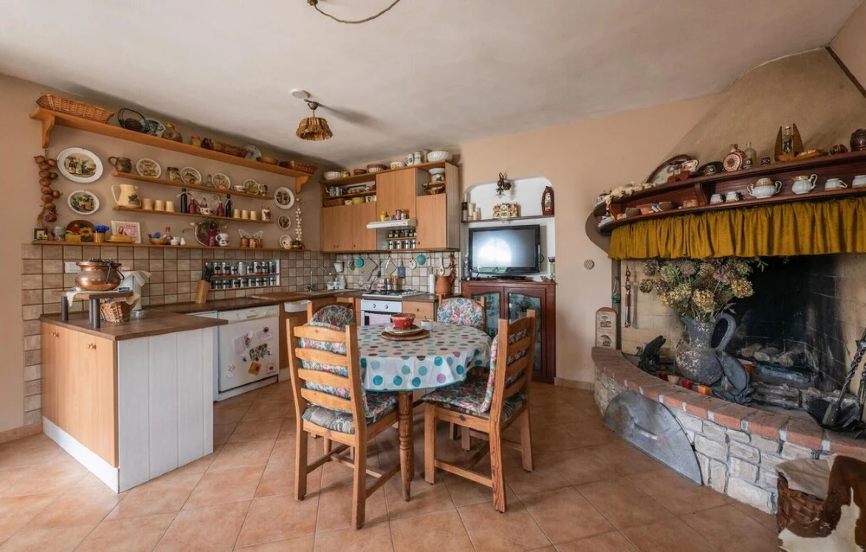 Nice Home in Sumber With Wifi and 3 Bedrooms