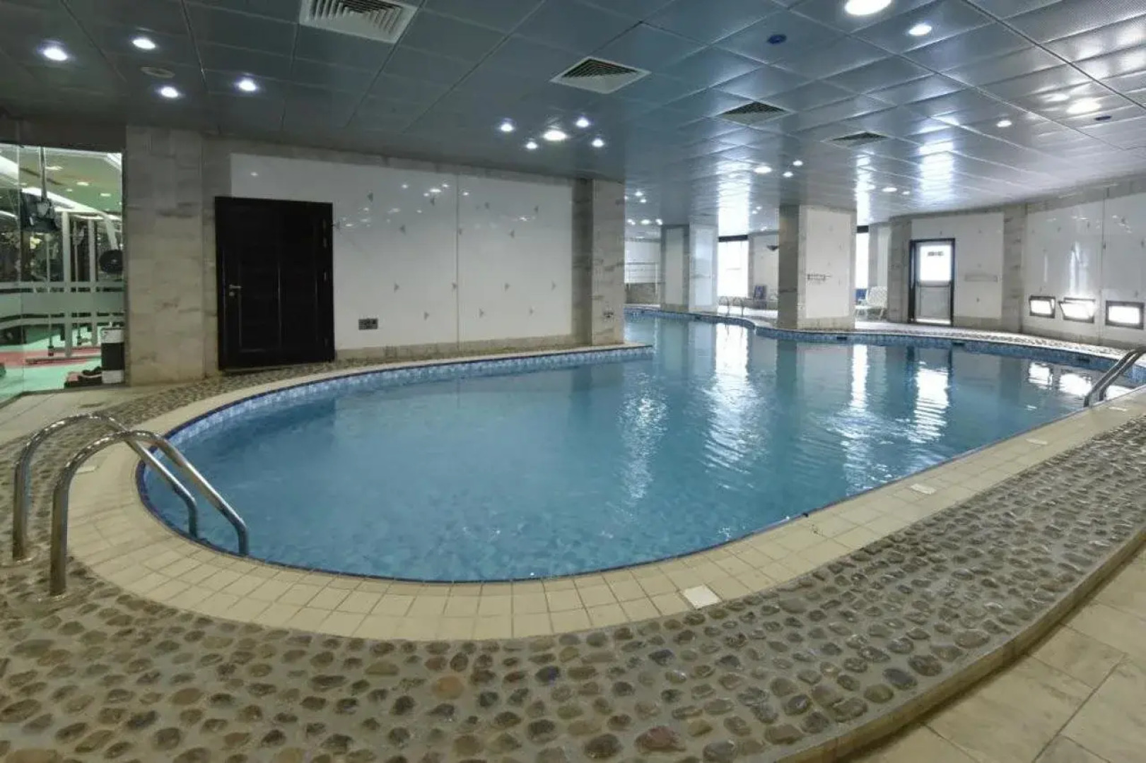 Awaliv Hotel