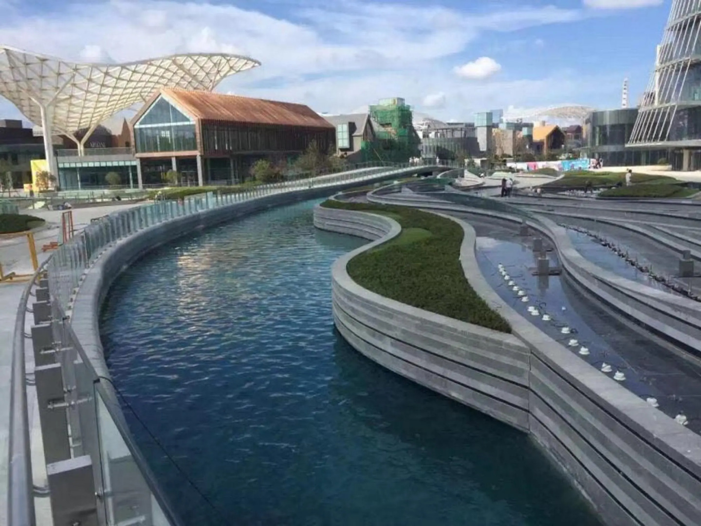 Hotel Plaza Carnival Qingdao