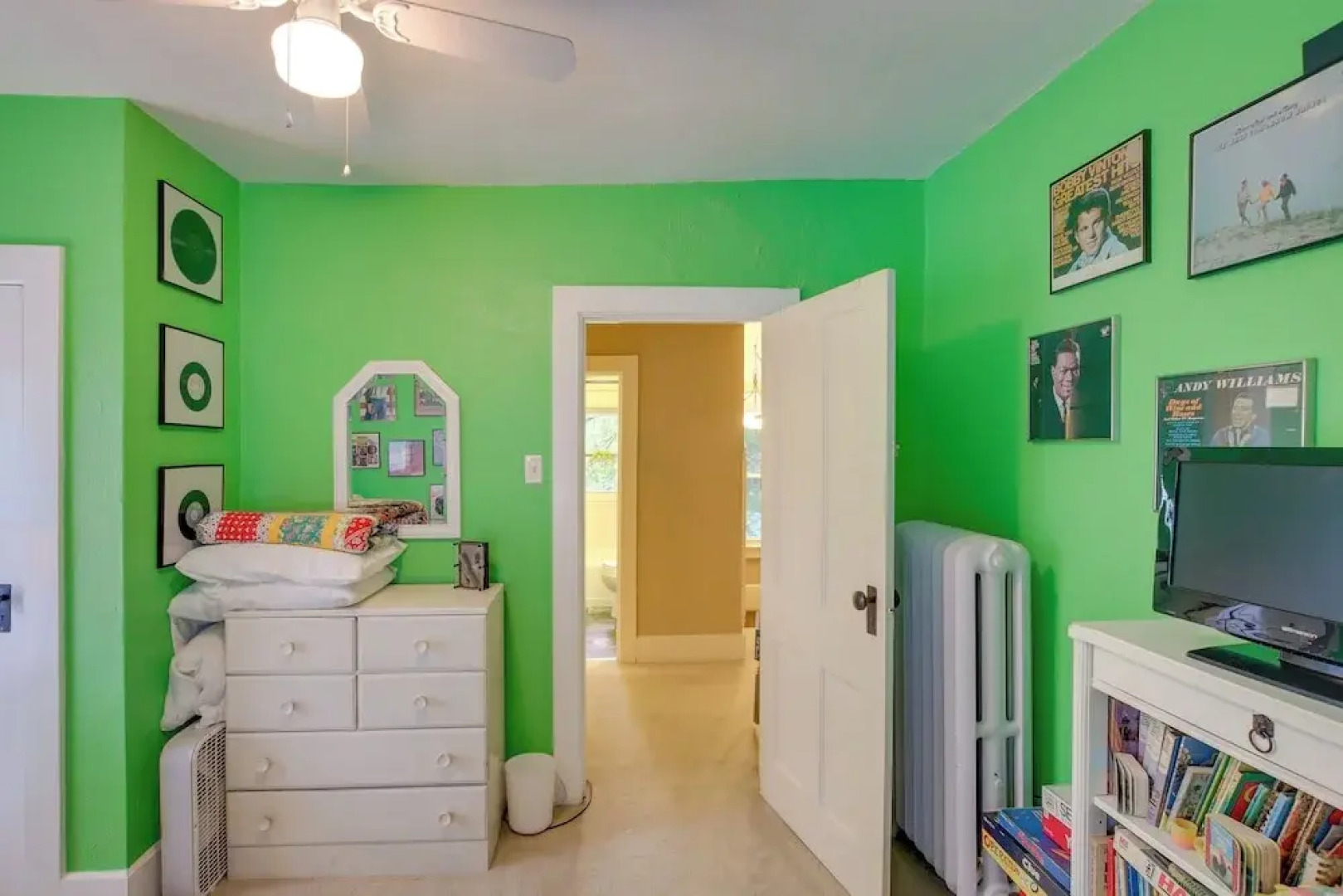 Historic Home w/ Sunroom - 5 Mi to Lambeau Field!