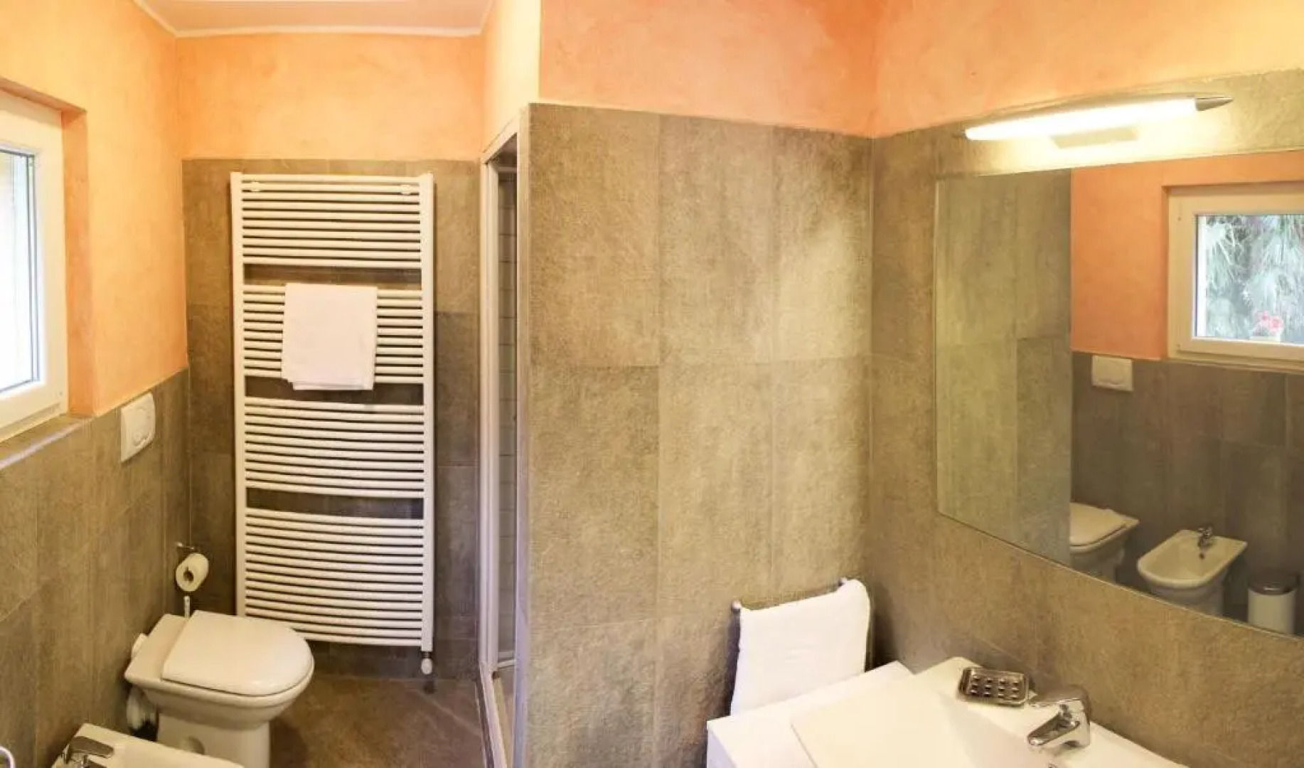 Bellavista I Garten Ferienwohnung mit Pool