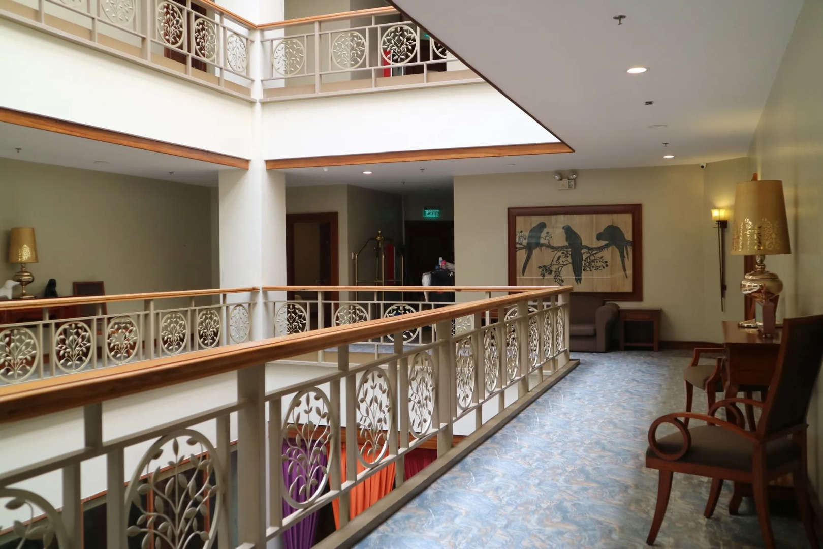 Paragon Hotel and Suites