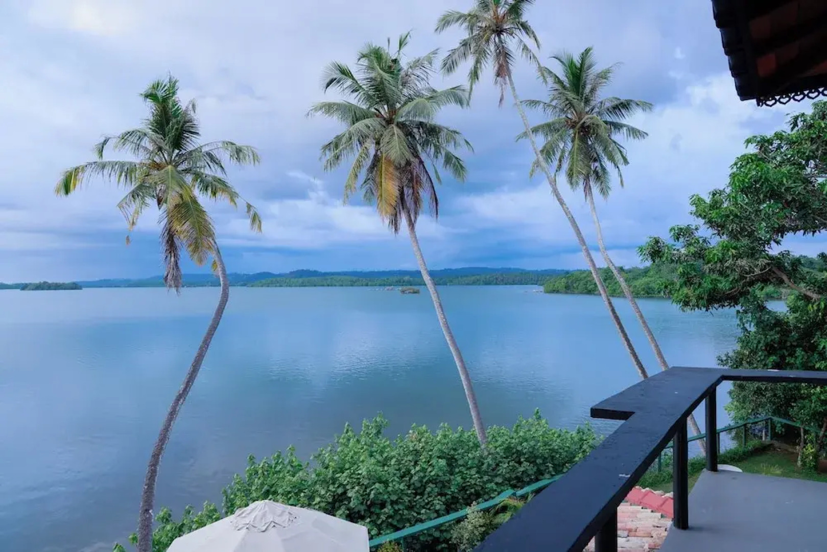 South Point Cottage - Whole Villa 3 Bedrooms (Sleeps 6)