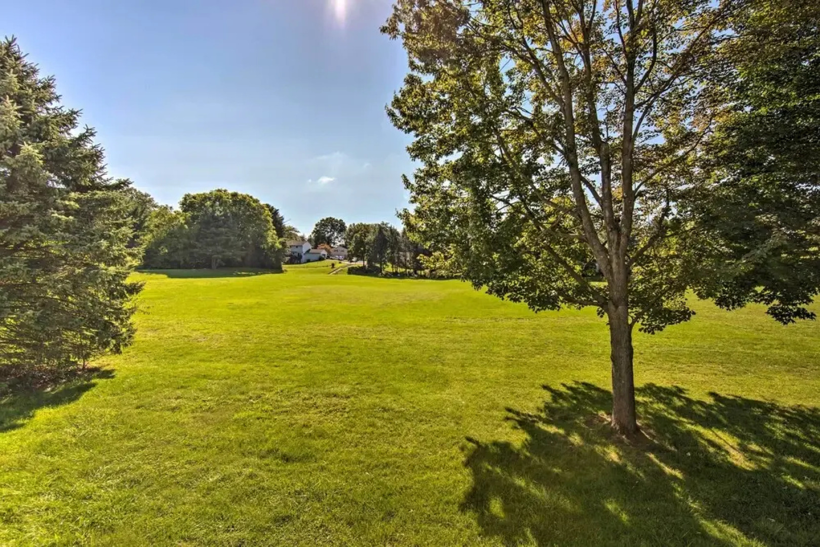 Spacious Palmyra Home w/ Fire Pit & Deck!