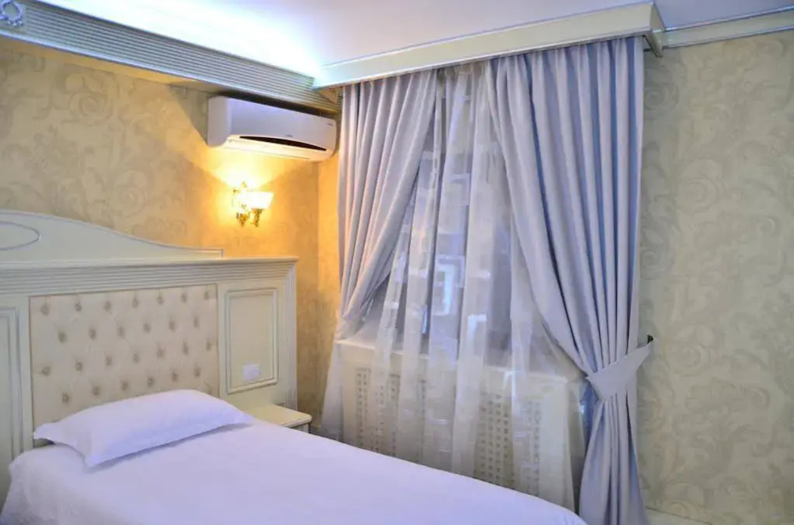 Pensiunea La Plopii Fara Sot