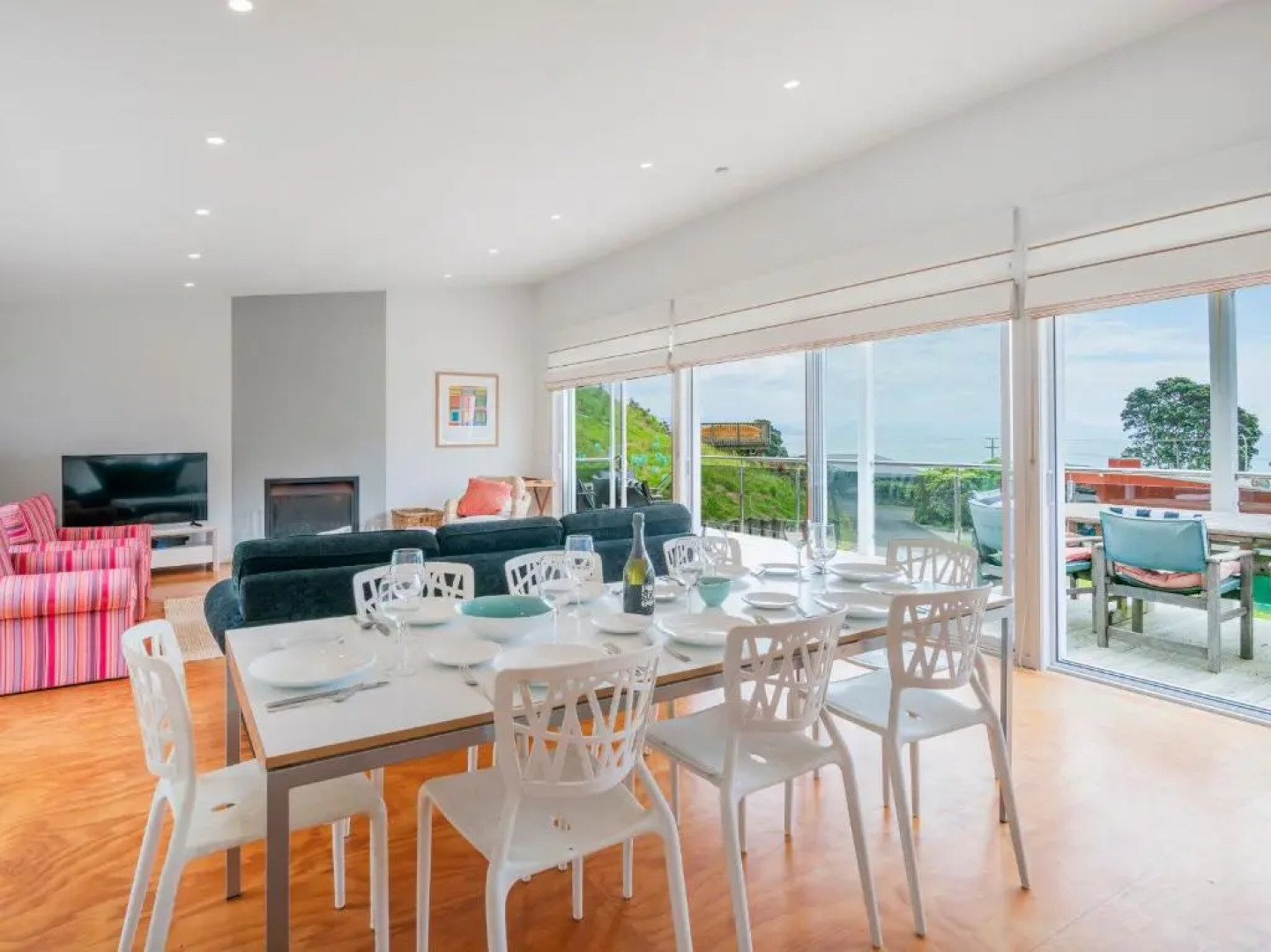 Black House Lookout - Kuaotunu Holiday Home