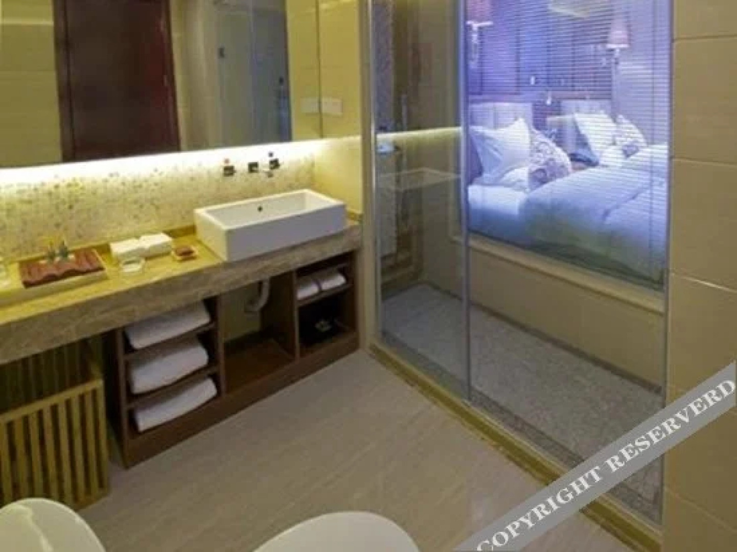 Summer Cambridge Hotel