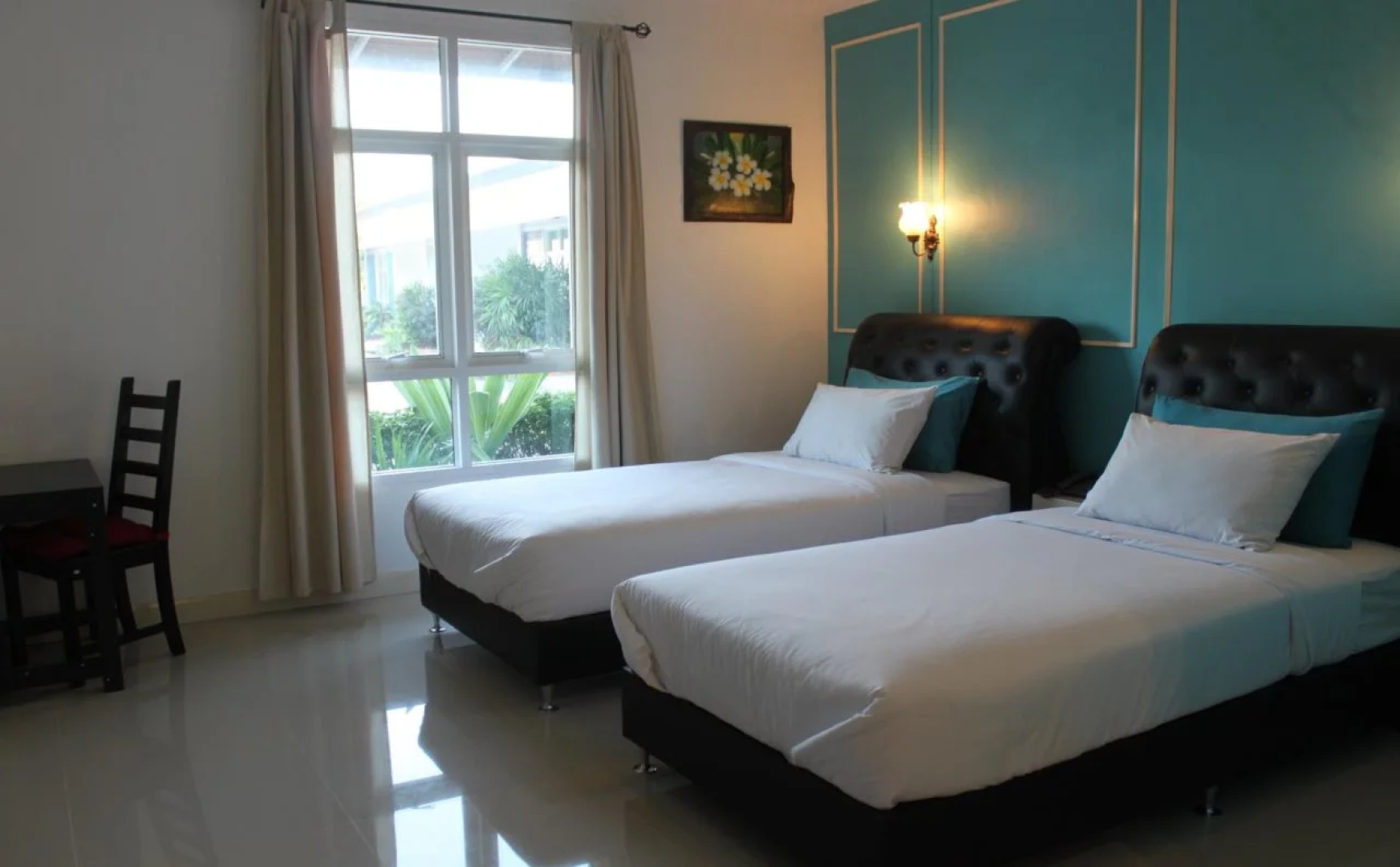 Topaas Resort And Swimmimg Pool