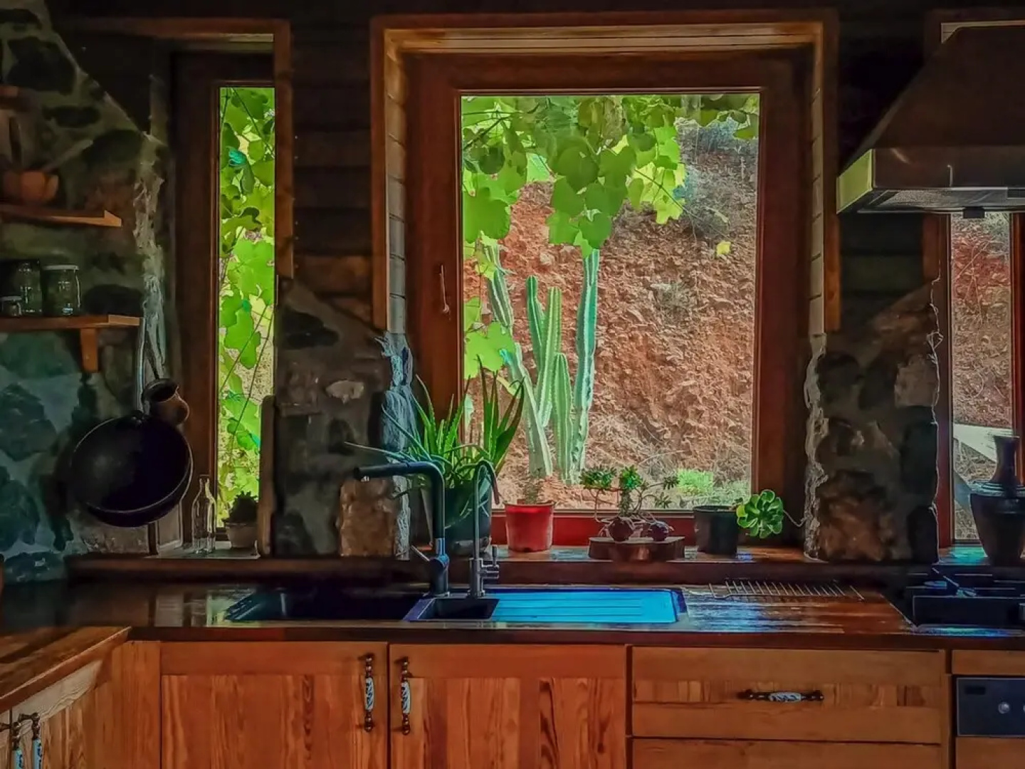 Enchanting Unique House With Backyard in Izmir