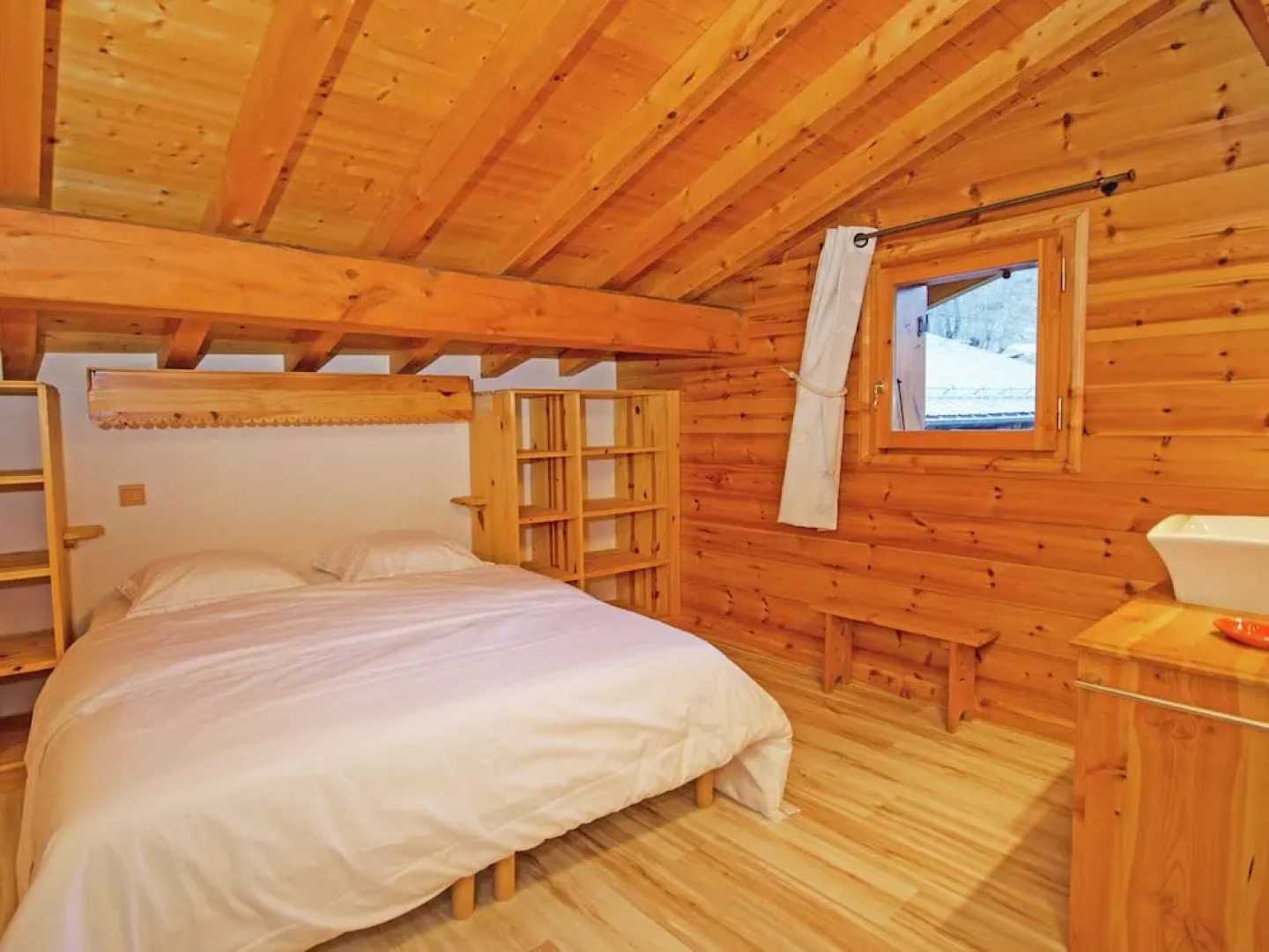 Spacious and Bright Chalet With a Cozy Atmosphere With Sauna