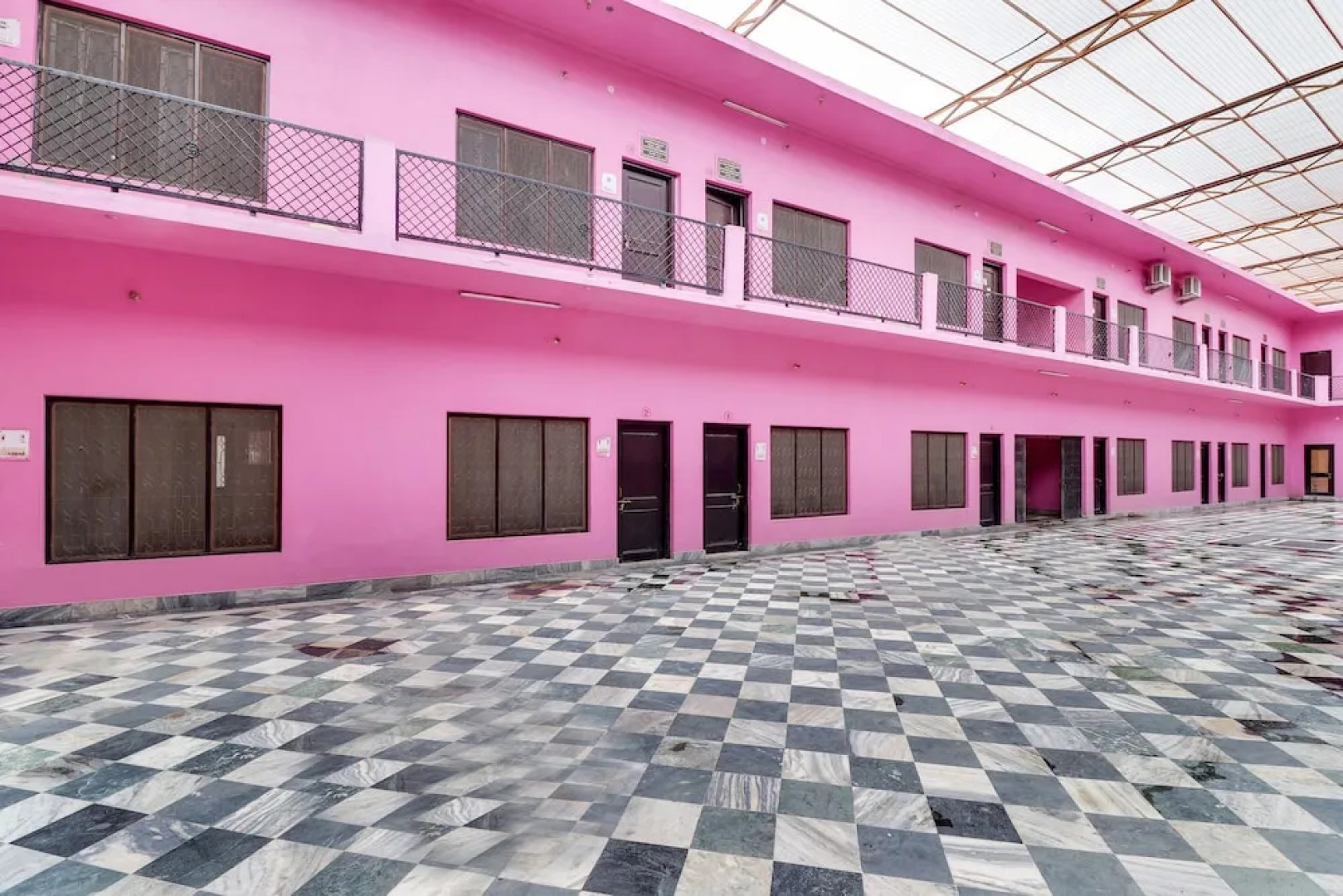 SPOT ON 42133 Hanuman Bagh