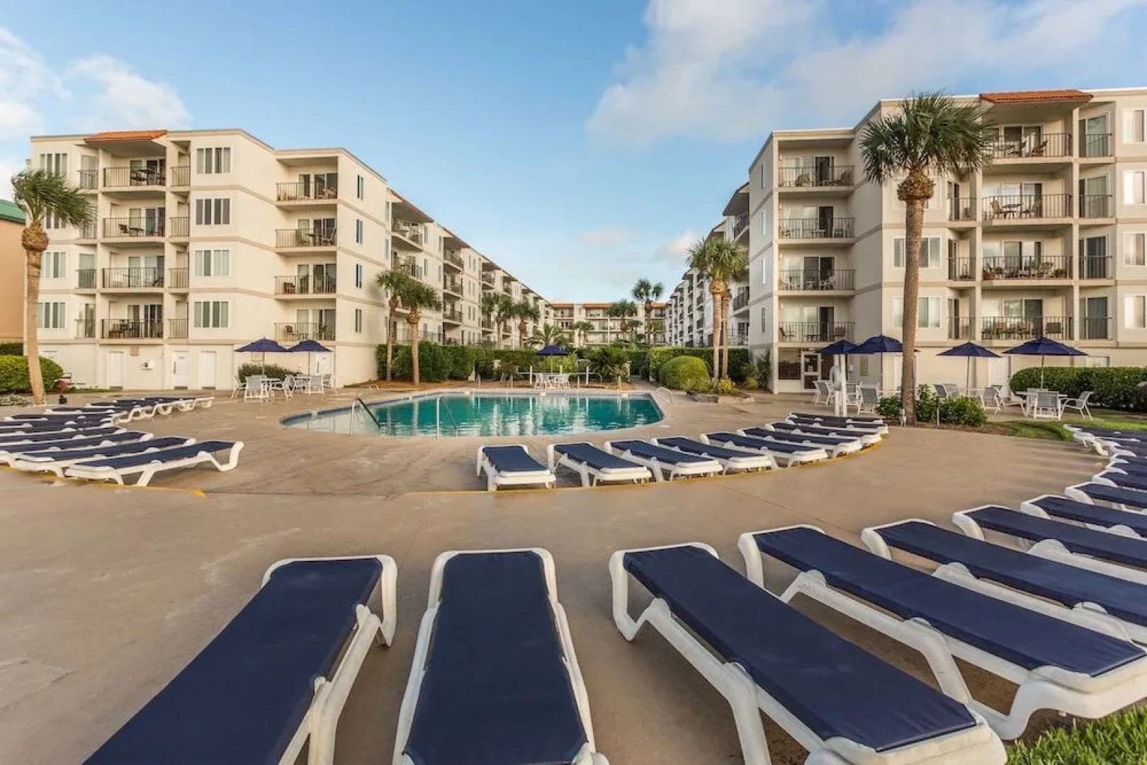 Hodnett Cooper's Beach Club