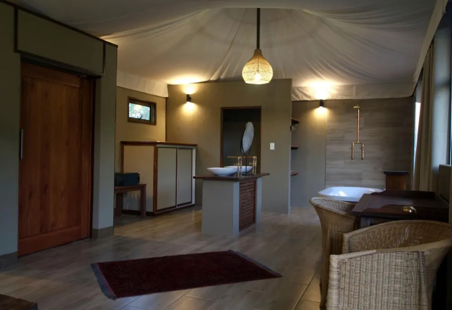 Inzalo Safari Lodge