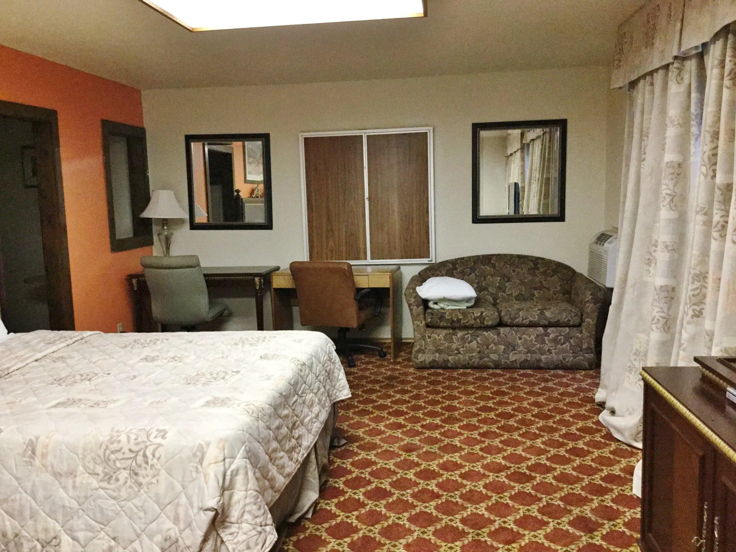 Americas Best Inn & Suites Urbana
