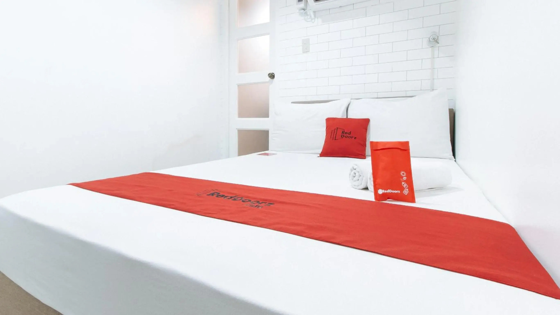 RedDoorz Plus @ Danlig Street Makati