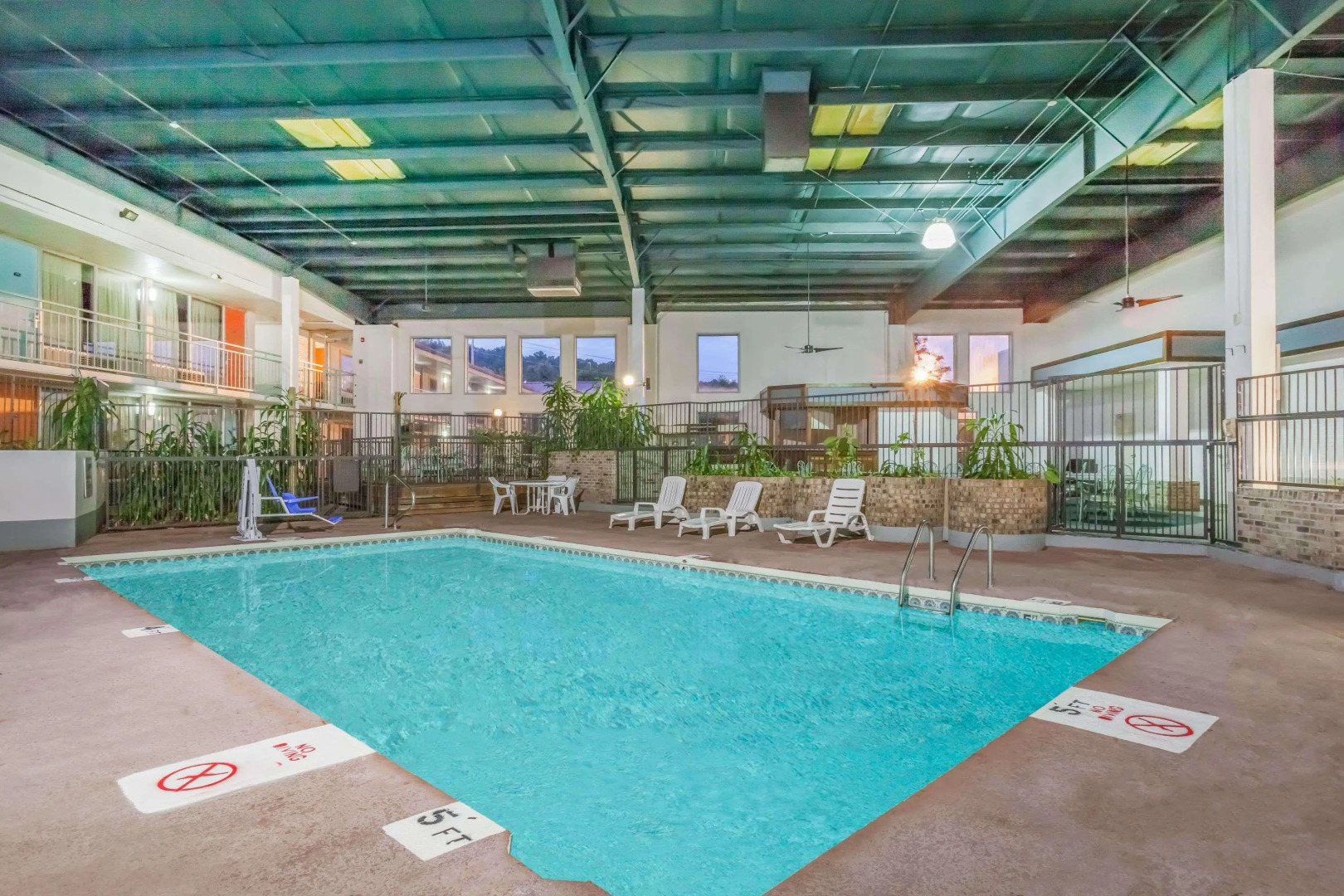 Howard Johnson by Wyndham Conway