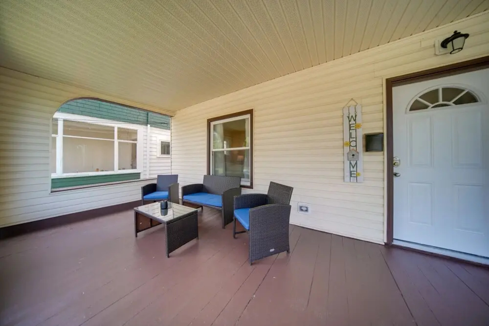 Vacation Rental w/ Porch & Views of Lake Erie!