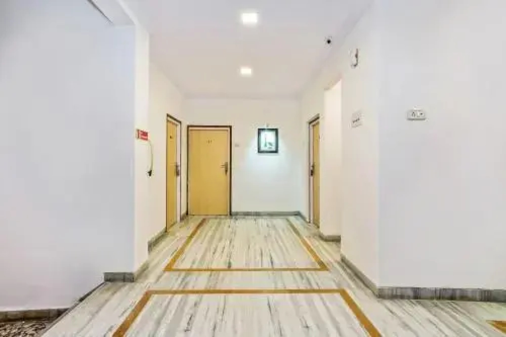 Oyo 24889 Prabhat Plaza