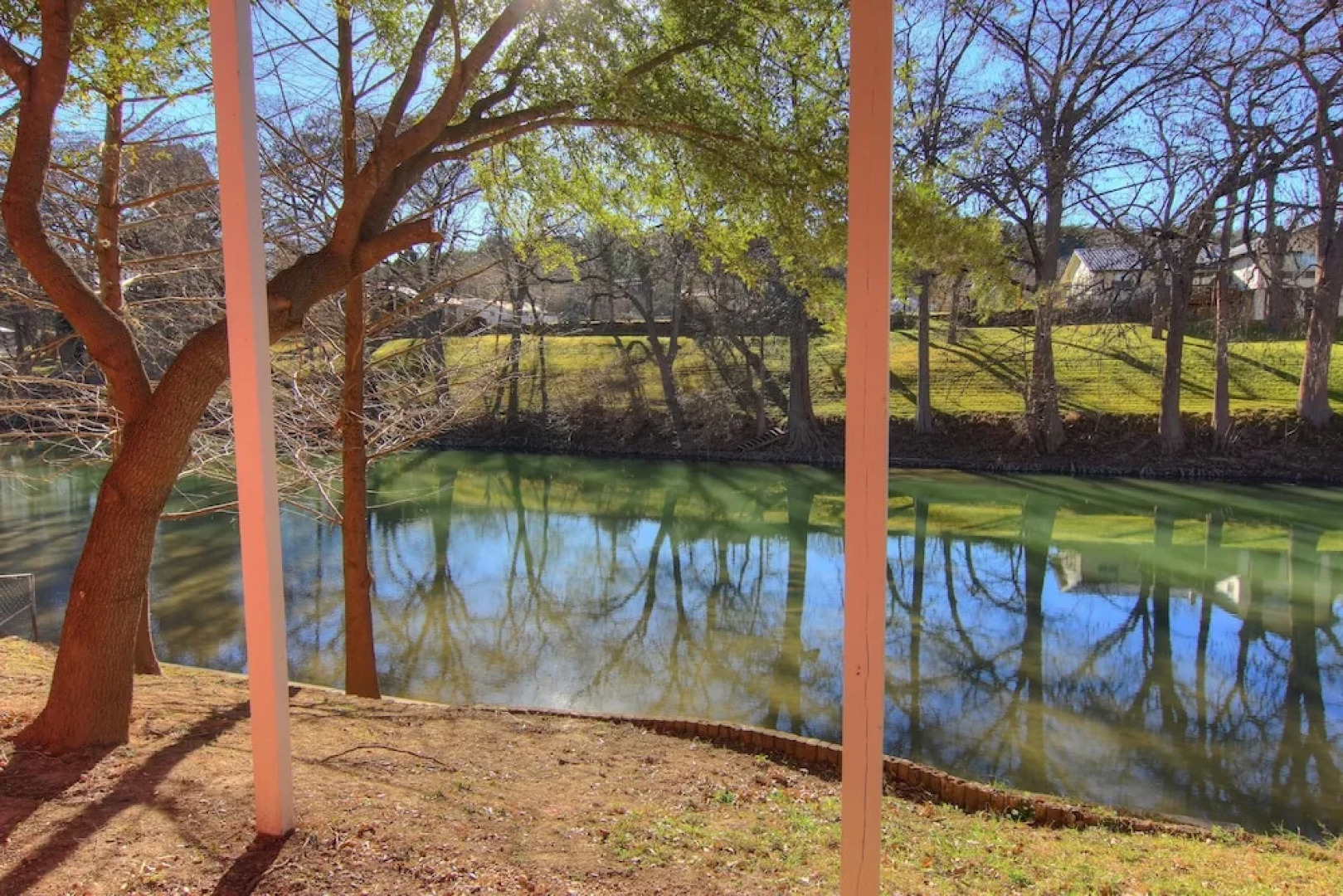 Three Pink Housez RR1 3