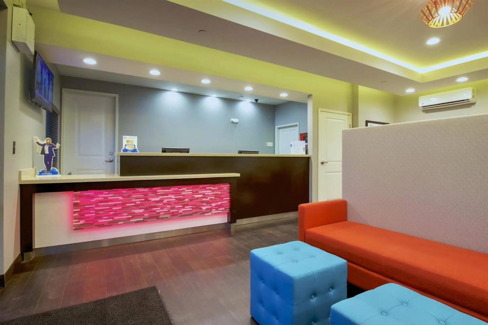 Days Inn & Suites Port Arthur