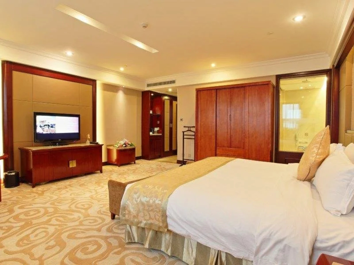 Chutian Guangdong International Hotel