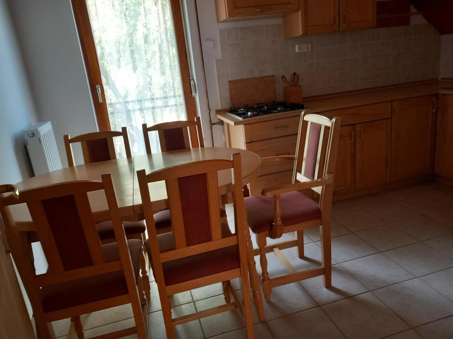 14 férőhelyes ház saját stéggel, játszótérrel Balatonfenyvesen vízparti utcában