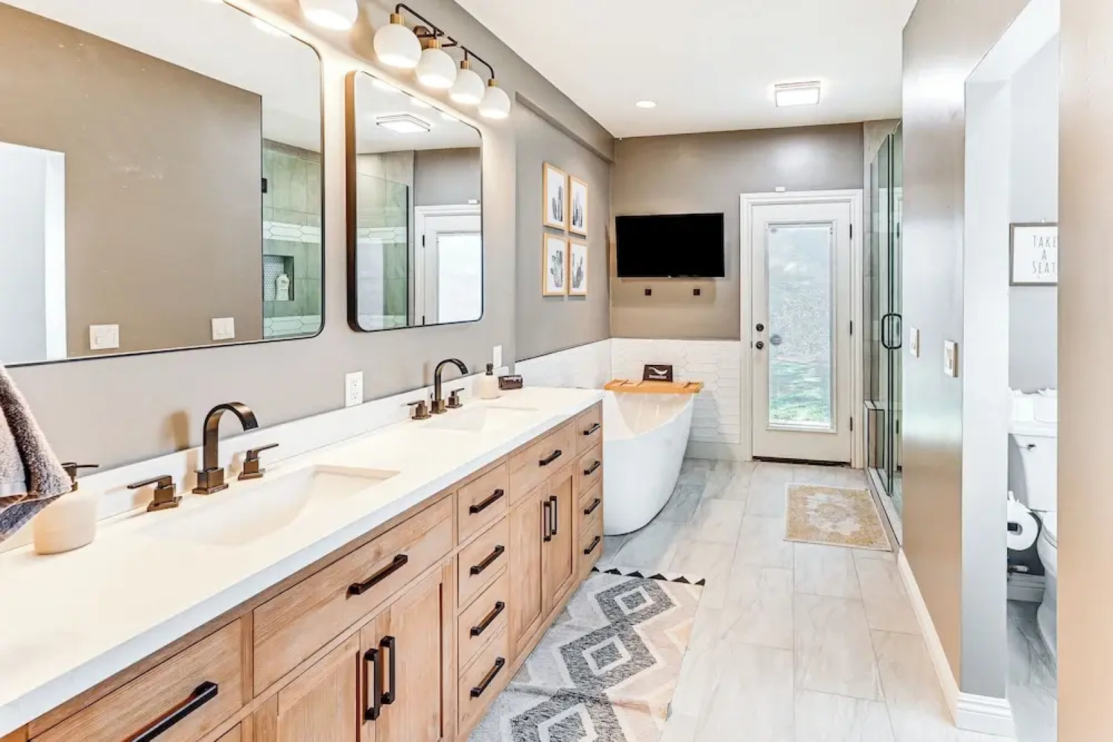 Saltwater Pool & Grill: Tempe Retreat!