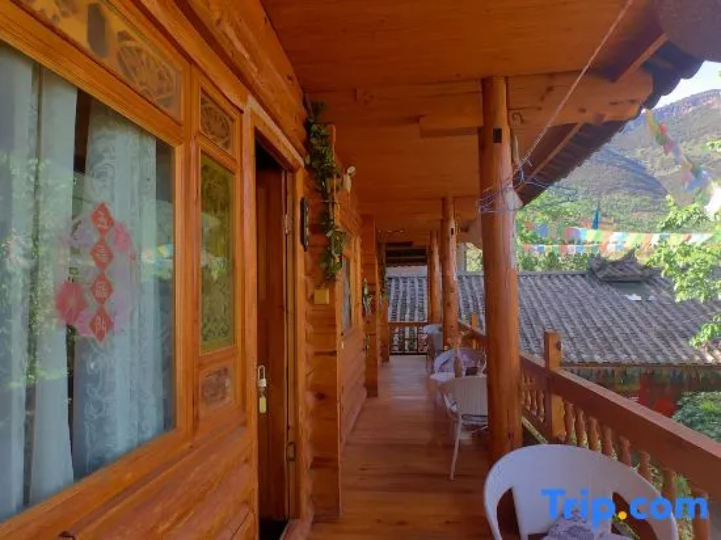 Qiuniang House Lugu Lake