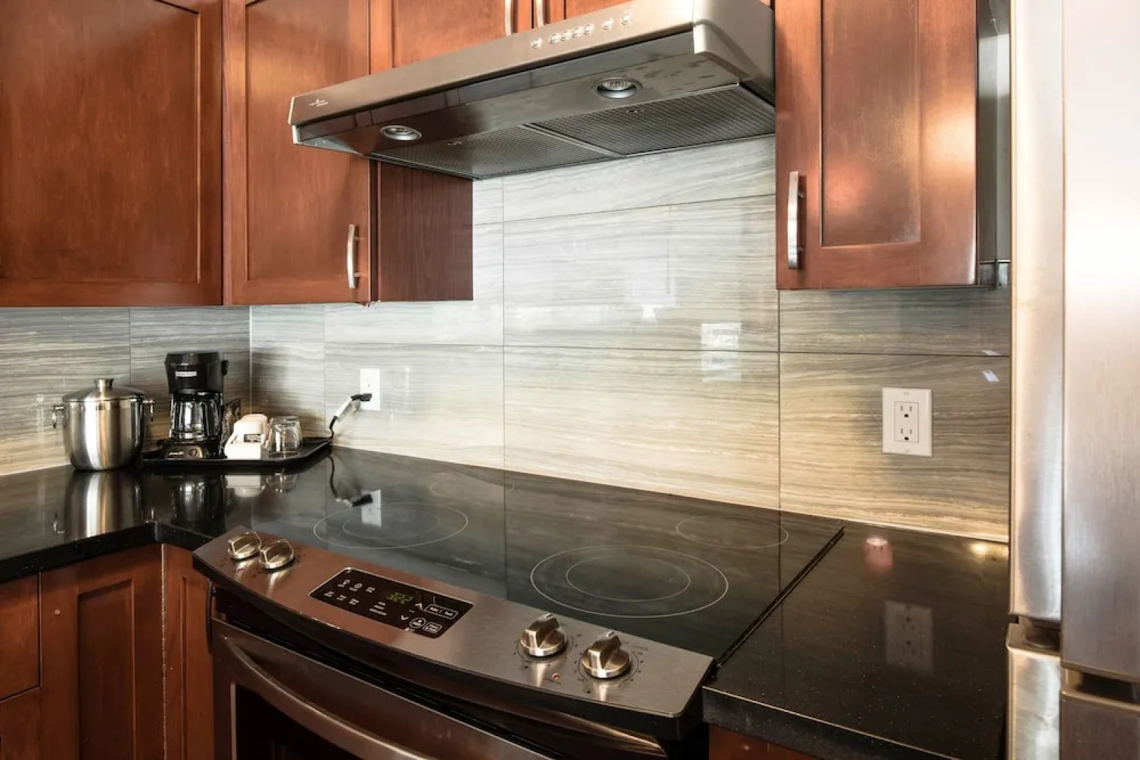 Gibsons Garden Hotel