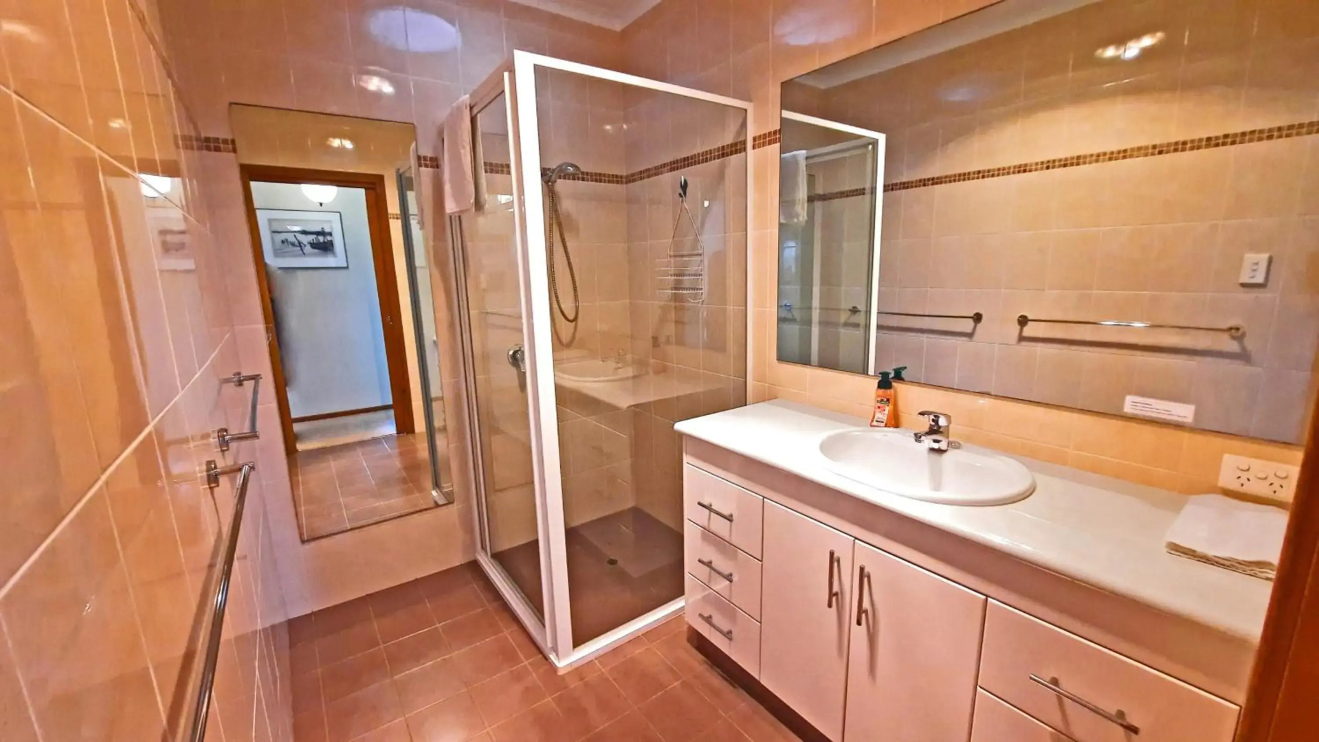 Captains on-the-seafront - 4 br stunning sea views