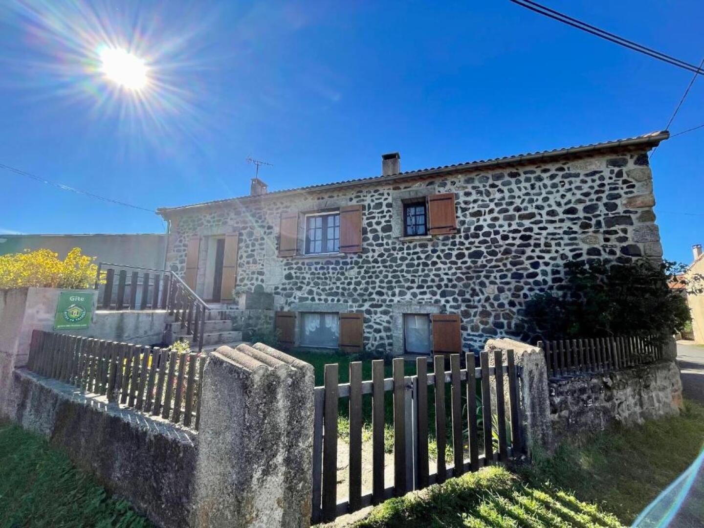 Gîte Saint-Haon, 4 pièces, 5 personnes - FR-1-582-211