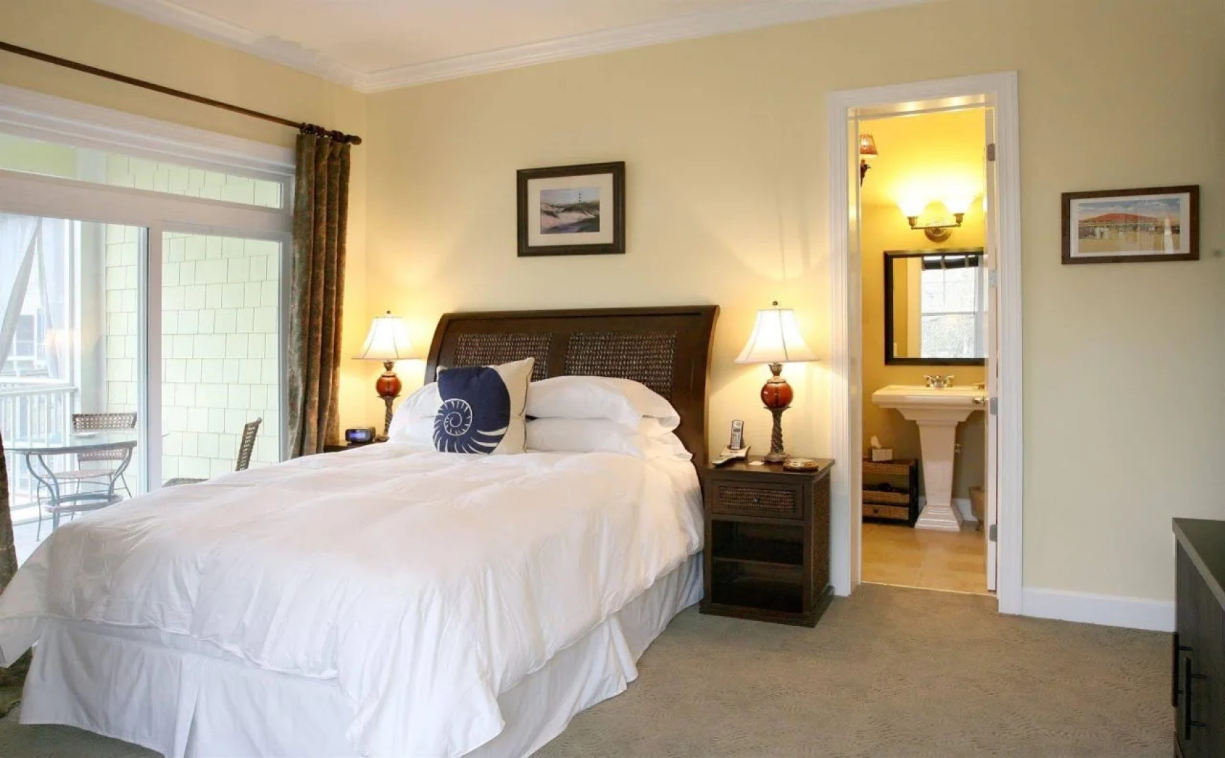 Water's Edge Inn - Adults Only