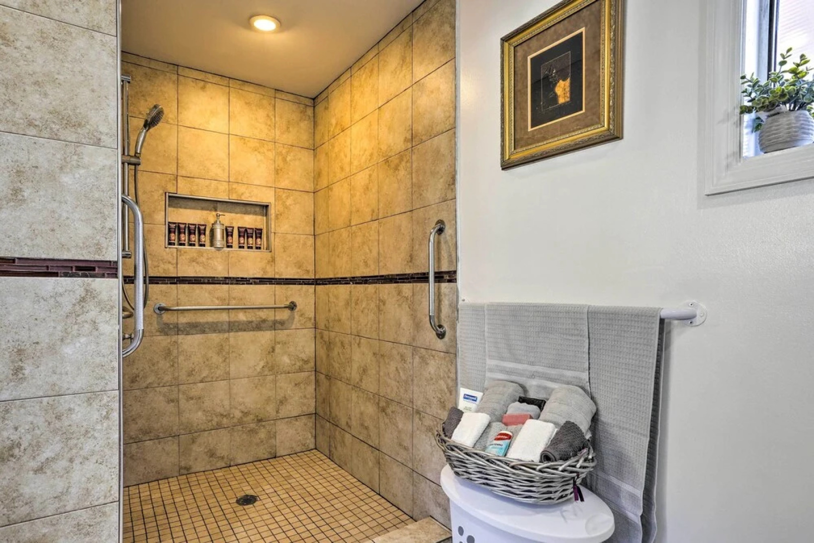 Central Elmont Studio w/ Great Outdoor Space!