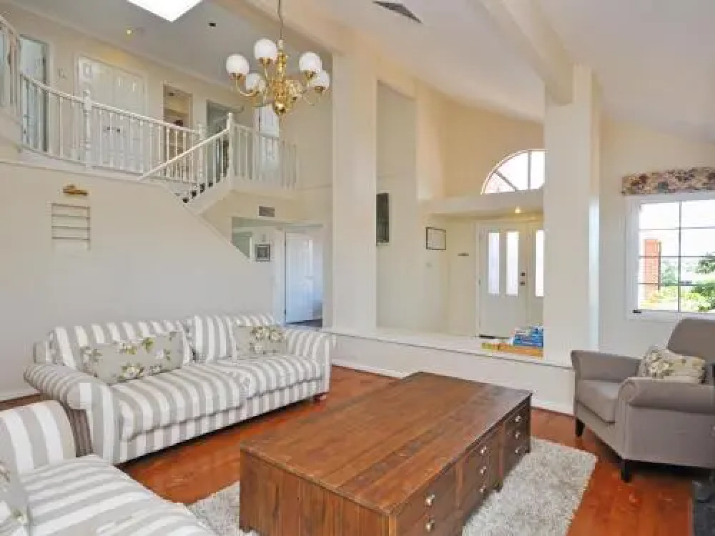 Beggars Bridge Vineyard Homestead w/ pool + wifi + tennis + vineyard