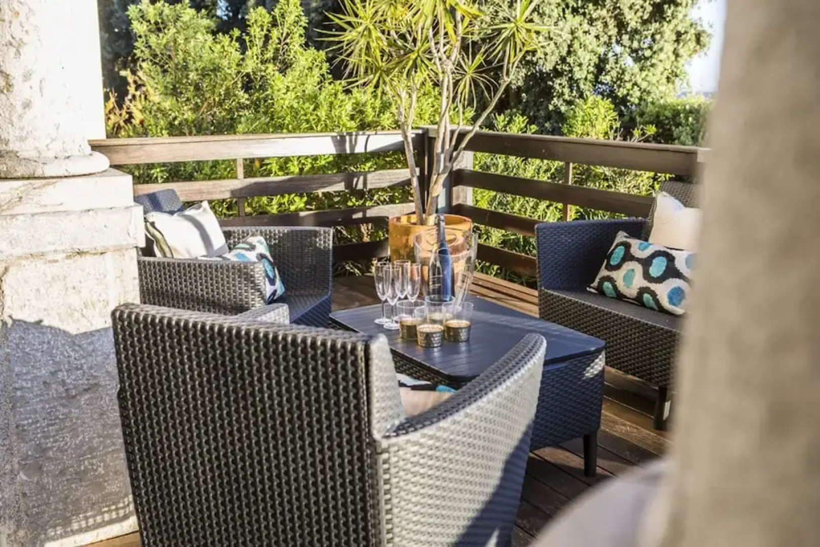 Seafront Manor by Cadenzalux